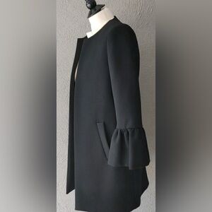 ZARA Bell Sleeve Coat size Large = size 10-12
EUC worn once. Beautiful
